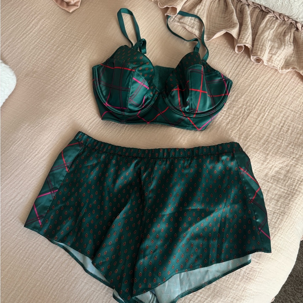 Victoria’s Secret green and red underwired lingerie set